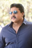 Sunil 2 Countries Interview Stills